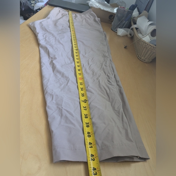 UNDER ARMOUR Fitted Active Pants Size 4XL Beige Color With Pockets - Picture 10 of 11